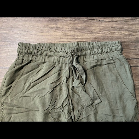 High-waisted pants - Picture 2 of 4